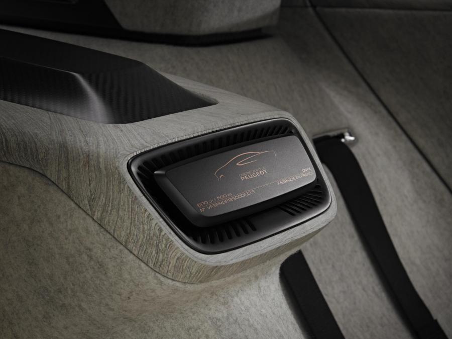  Peugeot Onyx Concept 2012 года  (фото 12 из 108)